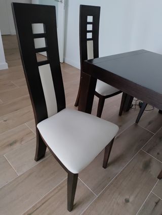 Mesa de comedor y 6 sillas