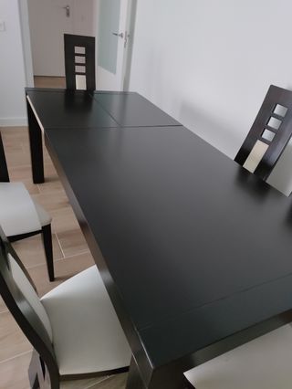 Mesa de comedor y 6 sillas