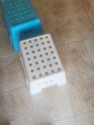 Escalera / Banco Azul y Blanco