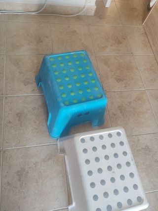 Escalera / Banco Azul y Blanco