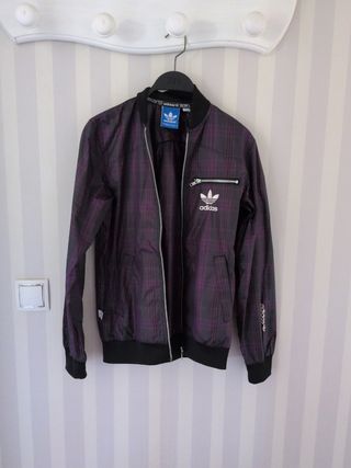 Chaqueta cortavientos Adidas morada