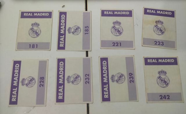 Lote de 33 cromos del R. Madrid. A identificar.Ver