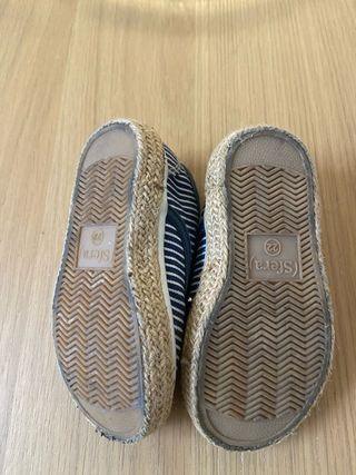 Zapatos de rayas para niñ@s