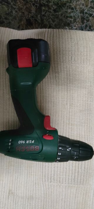 Taladro Bosch PSR 960 (sin cargador)