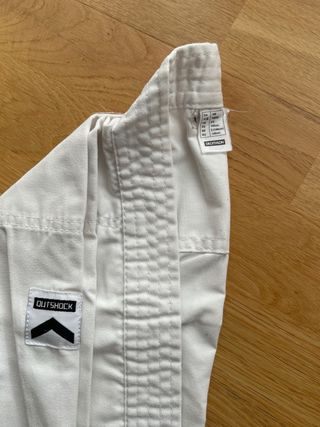 Ropa de Judo Blanca y Cinturón Amarillo