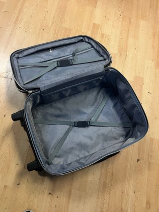 Maleta de viaje negra
