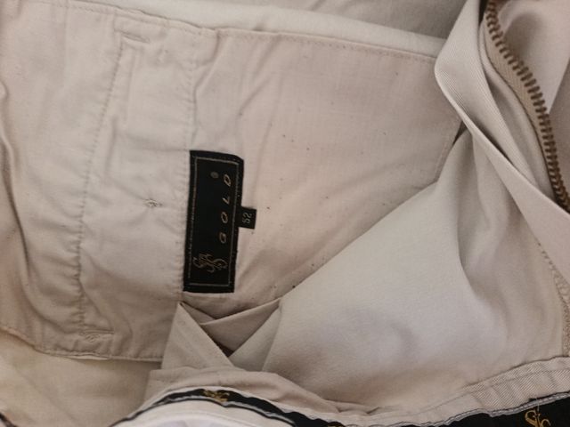 2 Pantalones de vestir color beige 10 €