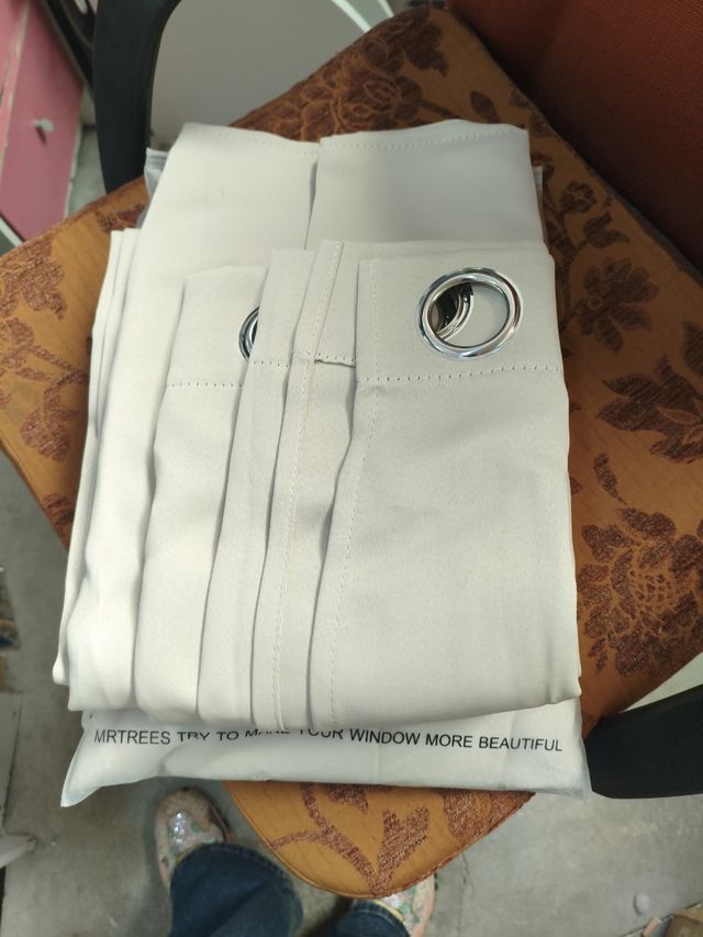 Juego 2 cortinas beige