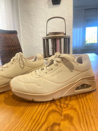 Bambas Skechers niña beige