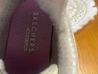Bambas Skechers niña beige