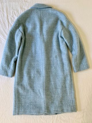 Abrigo oversize Guess cuadros azul claro