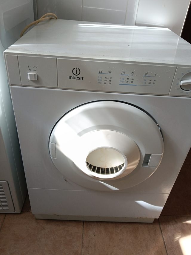 Secadora Indesit pequeña