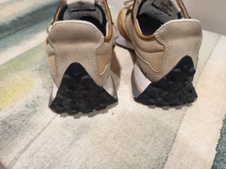 New Balance 327 mostaza