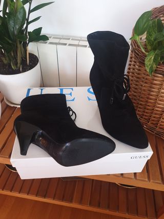 Botines Guess Negros Tacon