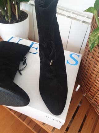 Botines Guess Negros Tacon