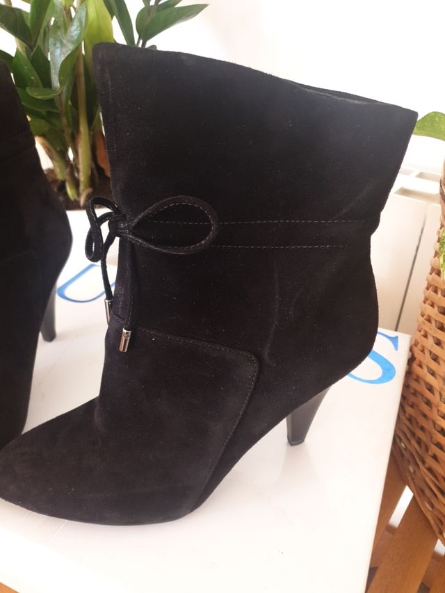 Botines Guess Negros Tacon