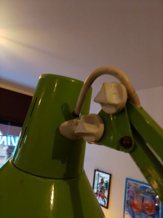 Lampada da tavolo verde metallo