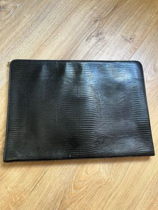 Carpeta de cuero negra para portátil