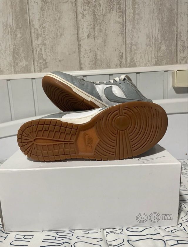 Zapatillas Nike Dunk Grises y Blancas