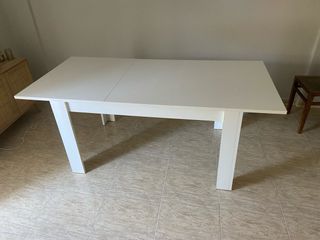Mesa de comedor extensible blanca