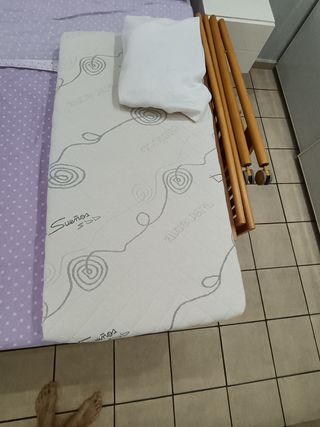 Cuna de madera para bebé