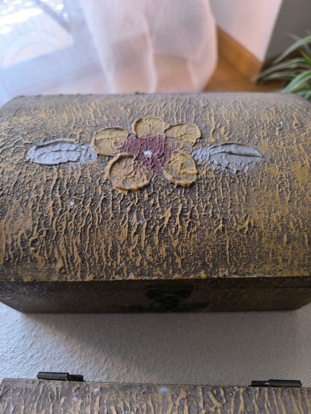 Baúl decorativo o joyeros con diseño floral