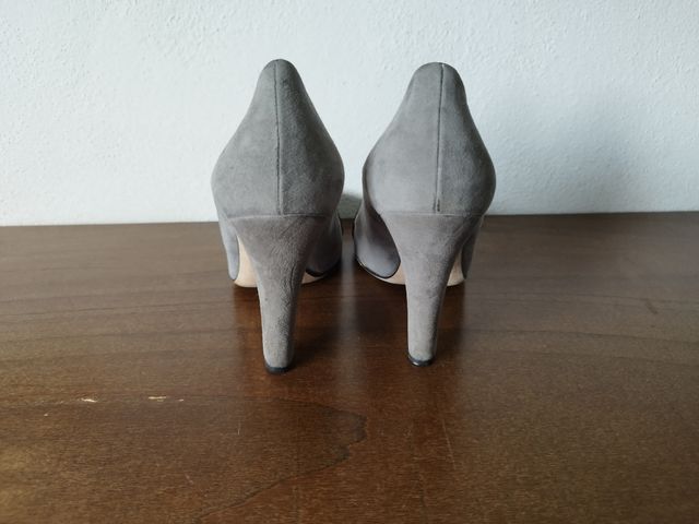 Scarpe décolleté Gucci grigie in camoscio