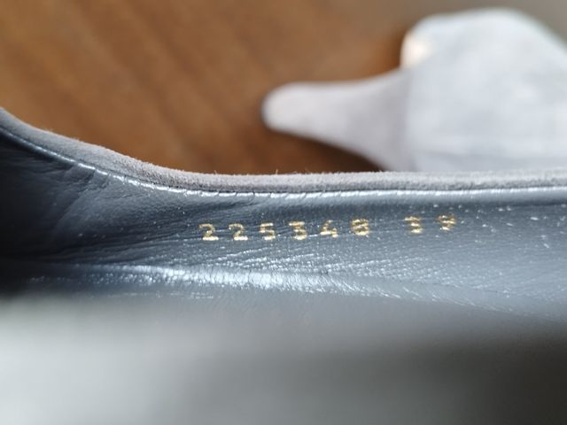 Scarpe décolleté Gucci grigie in camoscio