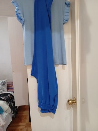 Ropa de mujer de un hombro con volantes