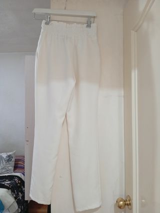 Ropa de mujer de un hombro con volantes