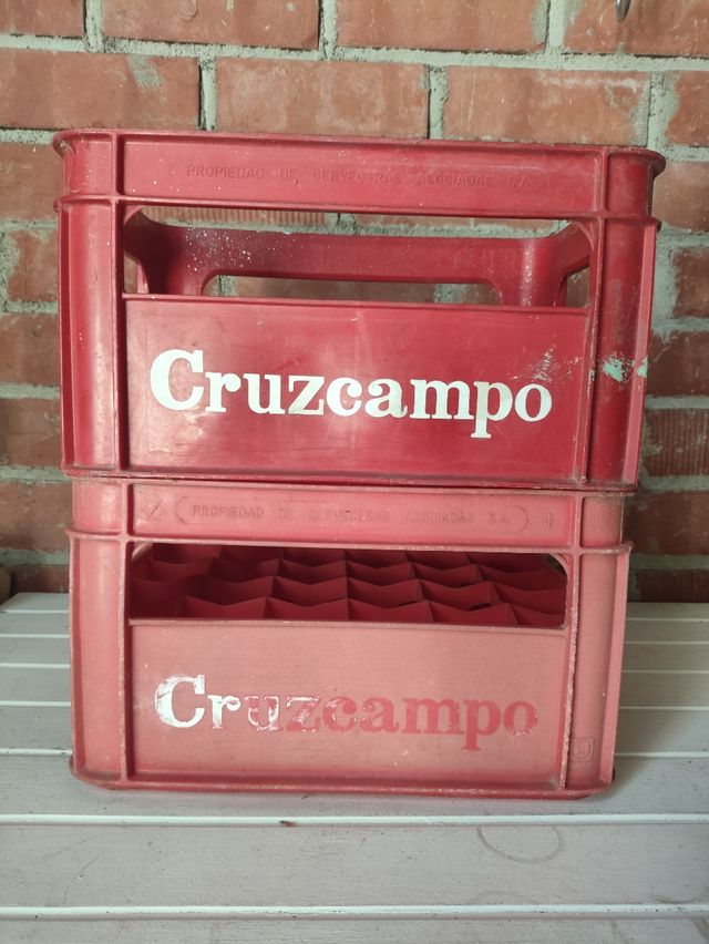 Cajas Cerveza Cruzcampo Rojas