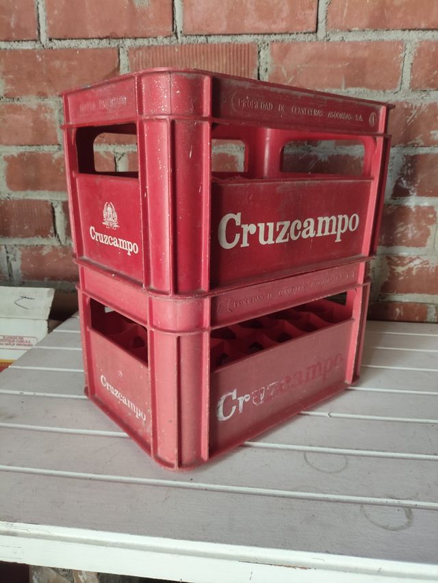 Cajas Cerveza Cruzcampo Rojas