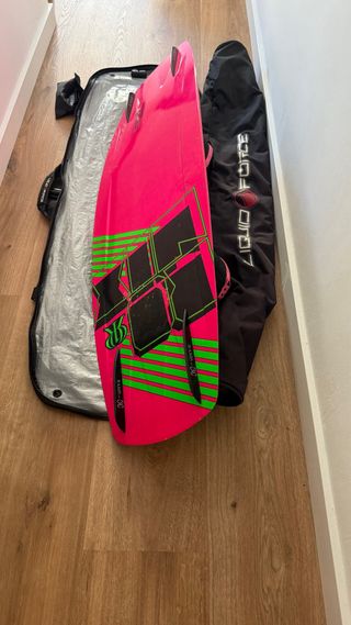 Tabla Wakeboard Liquid Force con Botas