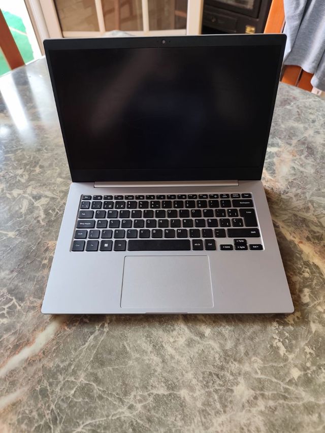 Portátil Samsung Book 2 Go Plata