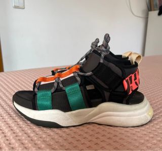 Sandalias Bimba y Lola deportivas