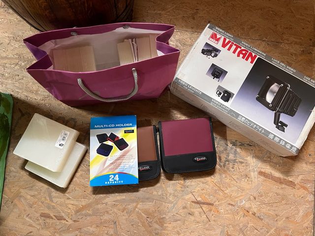 Lote Vintage: Video Vitan y CD Holder