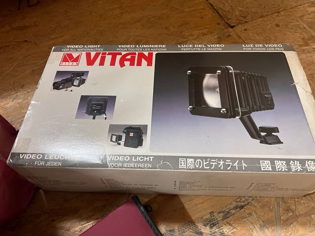 Lote Vintage: Video Vitan y CD Holder