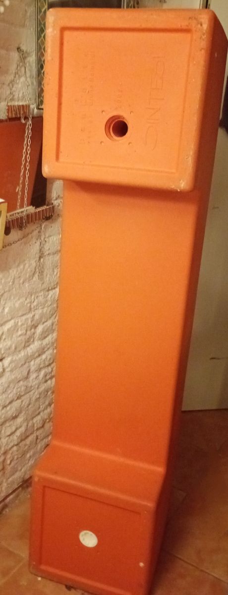 Banco Exterior Naranja Diseño Italiano