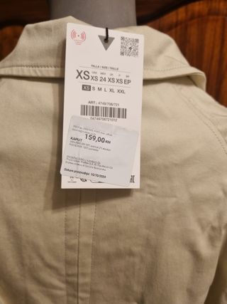 Trench largo de Zara. Talla XS. Nuevo 