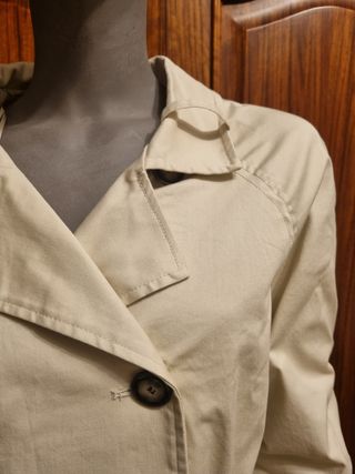 Trench largo de Zara. Talla XS. Nuevo 
