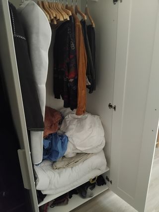 Armario Brimnes Ikea 3 puertas espejo. 