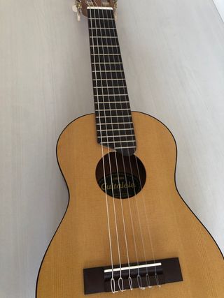 Guitalele de 6 cuerdas