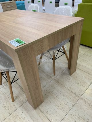 Mesa extensible de efecto a madera 