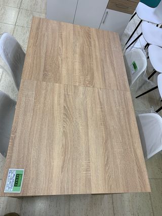 Mesa extensible de efecto a madera 