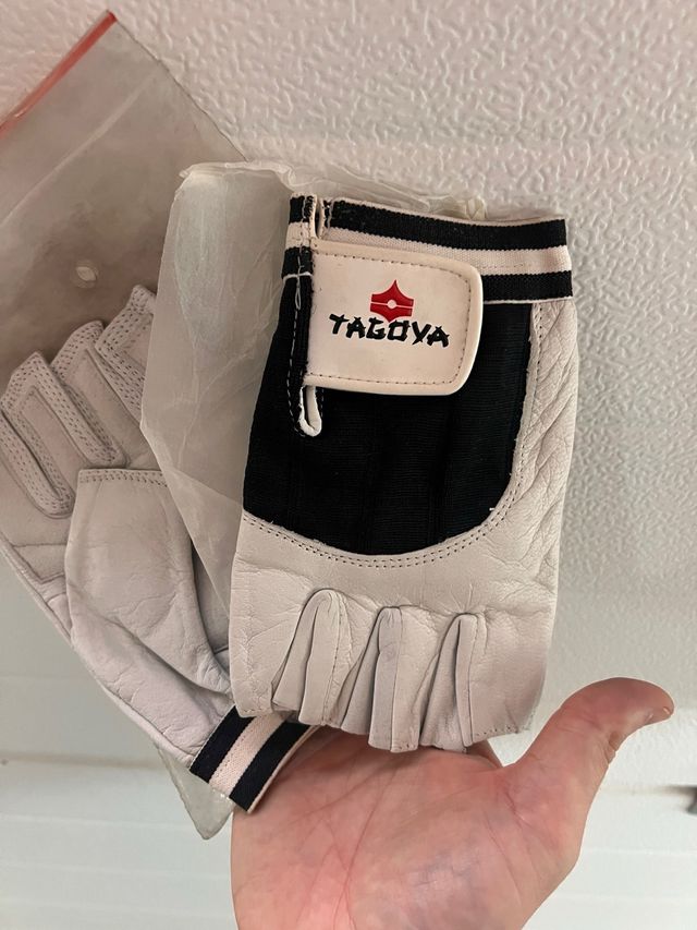 Guantes de entrenamiento vintage Tagoya