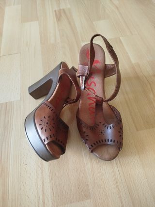 Sandalias de piel con plataforma