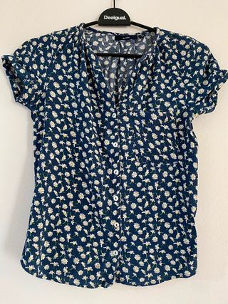 Blusa floral azul