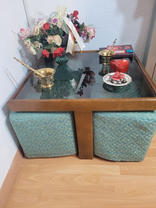 Mesa de centro de madera y cristal