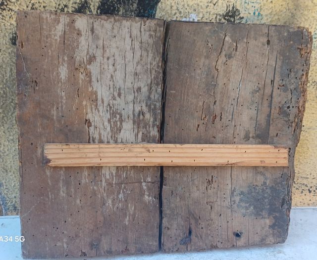 Antica modanatura in legno intagliato