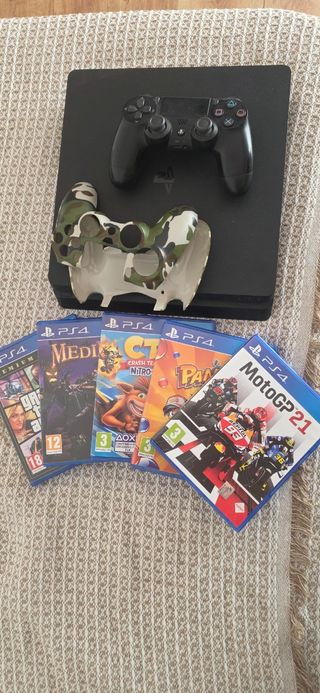PS4 (PlayStation 4) + 5 Juegos